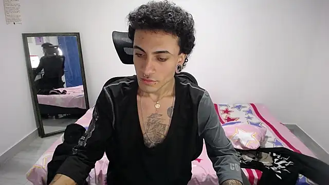 Snapshot of present_the_magic chatting on November 10, 2025, 5:39 am present the magic online show from November 10, 2025, 5:39 am