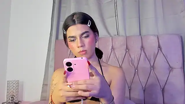 Snapshot of Ashley_piinkk_ chatting on January 26, 2025, 11:39 pm Ashley piinkk online show from January 26, 2025, 11:39 pm