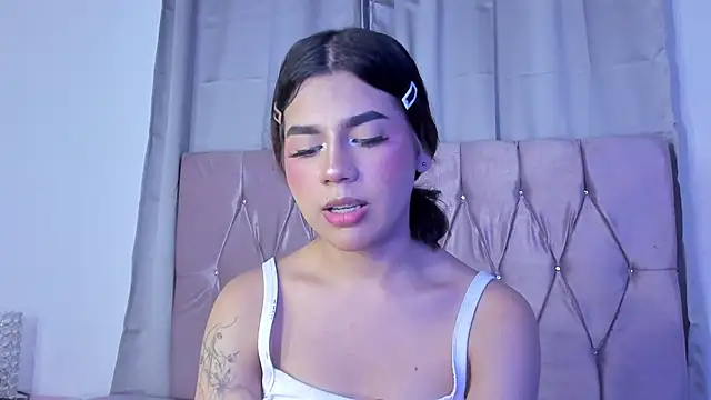 Snapshot of Ashley_piinkk_ chatting on February 2, 2025, 8:02 am Ashley piinkk online show from February 2, 2025, 8:02 am