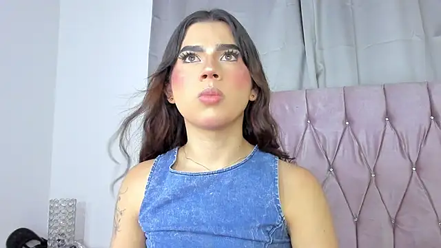 Snapshot of Ashley_piinkk_ chatting on February 19, 2025, 5:16 am Ashley piinkk online show from February 19, 2025, 5:16 am