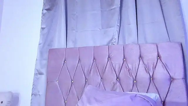 Snapshot of Ashley_piinkk_ chatting on March 23, 2025, 1:31 am Ashley piinkk online show from March 23, 2025, 1:31 am