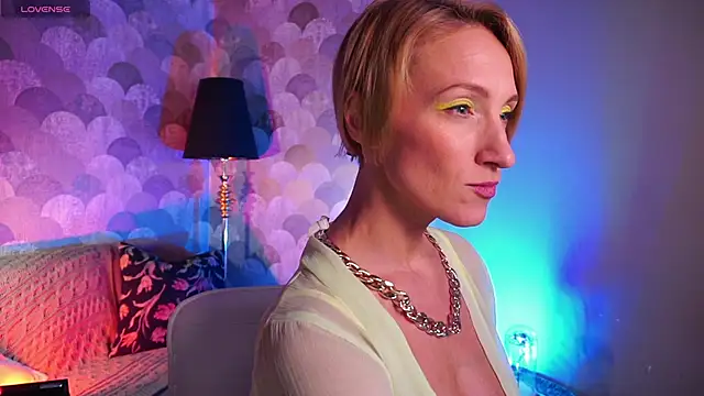 UmaTruewoman online show from March 22, 2025, 5:39 am