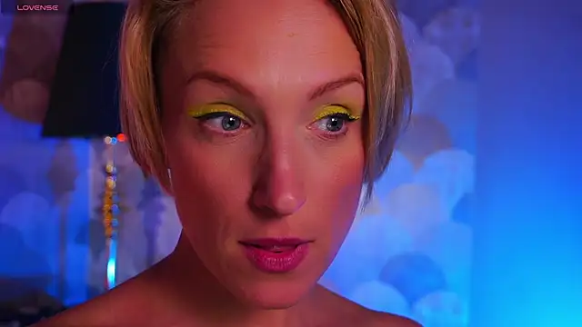 UmaTruewoman online show from March 22, 2025, 11:42 am