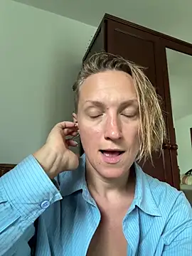 UmaTruewoman online show from May 5, 2026, 5:26 am