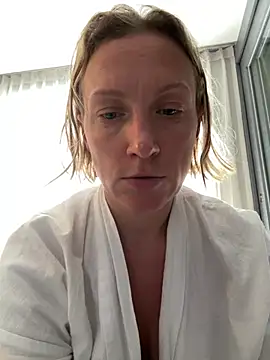 UmaTruewoman online show from July 15, 2026, 2:06 am