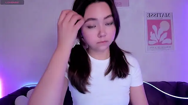 Fluffy Rose online show from January 19, 2025, 1:43 am