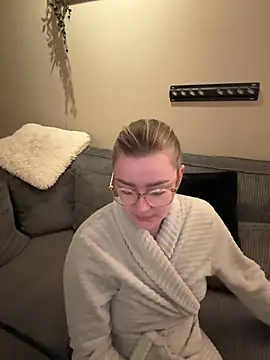 xX HotCouple Xx online show from February 26, 2026, 7:13 pm