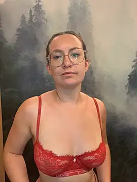 ladoucedu34 online show from June 29, 2026, 3:23 pm