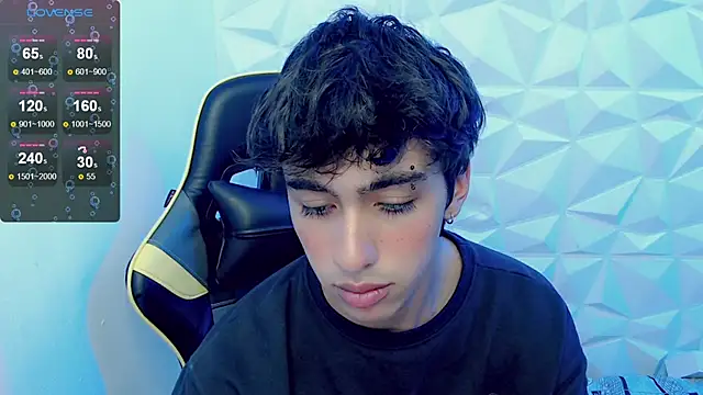 Snapshot of Jake_tripp chatting on February 12, 2025, 4:01 am Jake tripp online show from February 12, 2025, 4:01 am