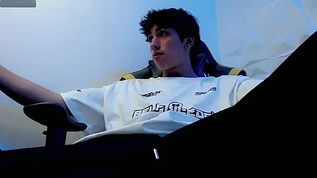 Snapshot of Jake_tripp chatting on February 19, 2025, 3:50 am Jake tripp online show from February 19, 2025, 3:50 am