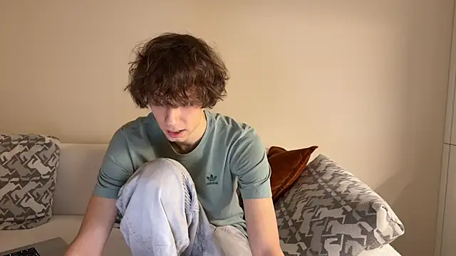 denobluorka online show from December 17, 2025, 2:12 pm