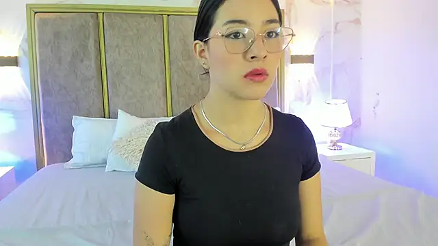 Snapshot of Susa1userma_ chatting on May 13, 2026, 12:46 pm Susa1userma online show from May 13, 2026, 12:46 pm