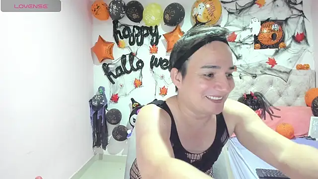 Snapshot of tania_lucia1 chatting on October 24, 2025, 3:58 am tania lucia1 online show from October 24, 2025, 3:58 am