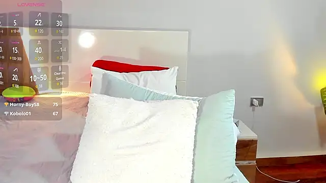 Snapshot of ClaraMariaMon chatting on January 10, 2025, 10:04 pm ClaraMariaMon online show from January 10, 2025, 10:04 pm