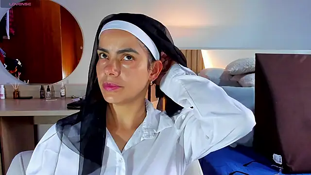 Snapshot of ClaraMariaMon chatting on March 17, 2025, 4:11 pm ClaraMariaMon online show from March 17, 2025, 4:11 pm