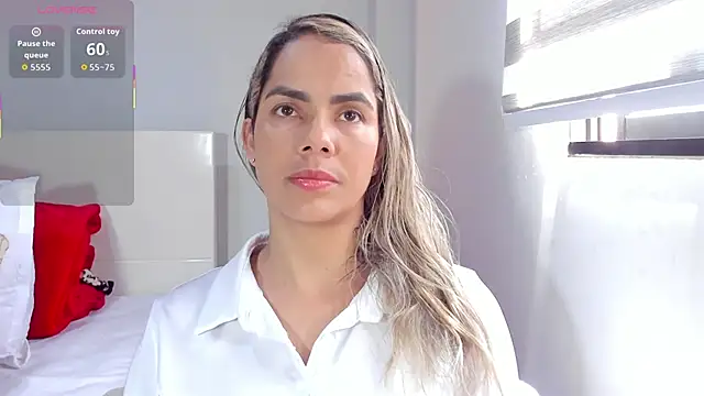 Snapshot of ClaraMariaMon chatting on October 19, 2025, 3:34 pm ClaraMariaMon online show from October 19, 2025, 3:34 pm