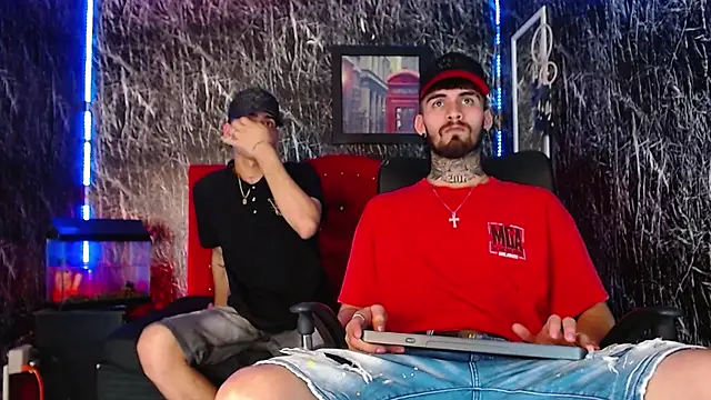 Snapshot of Brutal_Sex_Fucking chatting on December 18, 2024, 9:18 pm Brutal Sex Fucking online show from December 18, 2024, 9:18 pm