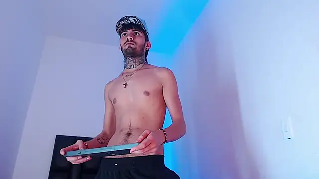 Snapshot of Brutal_Sex_Fucking chatting on January 9, 2025, 6:38 am Brutal Sex Fucking online show from January 9, 2025, 6:38 am