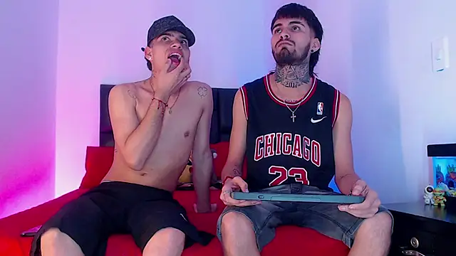 Snapshot of Brutal_Sex_Fucking chatting on January 25, 2025, 7:49 pm Brutal Sex Fucking online show from January 25, 2025, 7:49 pm