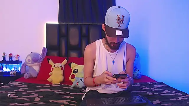 Snapshot of Brutal_Sex_Fucking chatting on March 16, 2025, 7:49 pm Brutal Sex Fucking online show from March 16, 2025, 7:49 pm