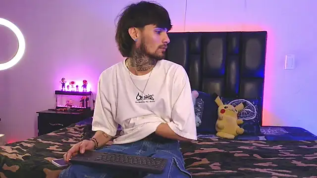 Snapshot of Brutal_Sex_Fucking chatting on November 6, 2025, 6:14 am Brutal Sex Fucking online show from November 6, 2025, 6:14 am