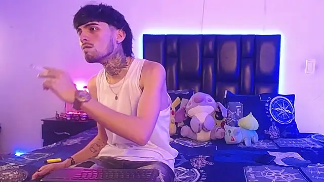 Snapshot of Brutal_Sex_Fucking chatting on November 26, 2025, 10:33 pm Brutal Sex Fucking online show from November 26, 2025, 10:33 pm