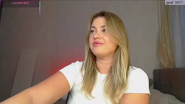 SuchCute online show from November 10, 2025, 1:59 am