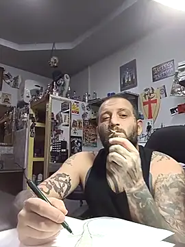 Snapshot of TattooedDick92 chatting on December 4, 2025, 4:27 pm TattooedDick92 online show from December 4, 2025, 4:27 pm