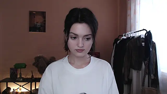 Snapshot of CuteRuby99 chatting on October 25, 2025, 10:12 am CuteRuby99 online show from October 25, 2025, 10:12 am