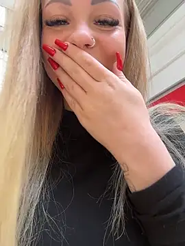 Highschoolpussy online show from November 17, 2025, 9:37 am