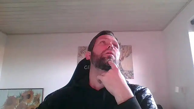 Snapshot of Gotta1 chatting on February 26, 2025, 3:52 pm Gotta1 online show from February 26, 2025, 3:52 pm