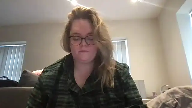 honeyyy24 online show from May 8, 2026, 9:58 am