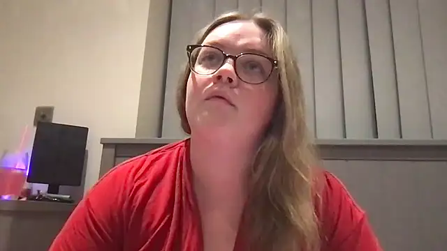 honeyyy24 online show from June 17, 2026, 8:54 pm