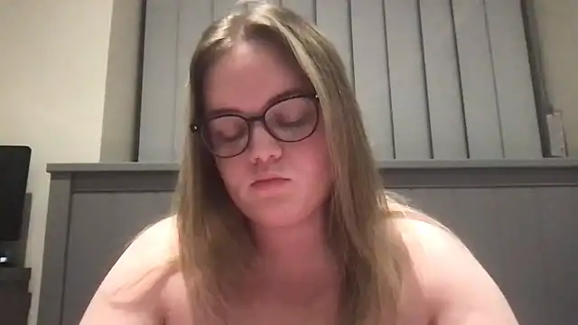 honeyyy24 online show from June 29, 2026, 9:26 pm