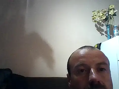 Nikolaiyy online show from May 8, 2026, 1:11 am