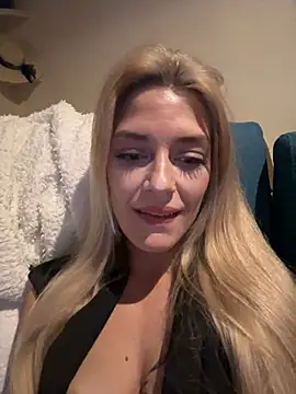 Snapshot of Lolitaxlola chatting on March 15, 2025, 11:28 pm Lolitaxlola online show from March 15, 2025, 11:28 pm