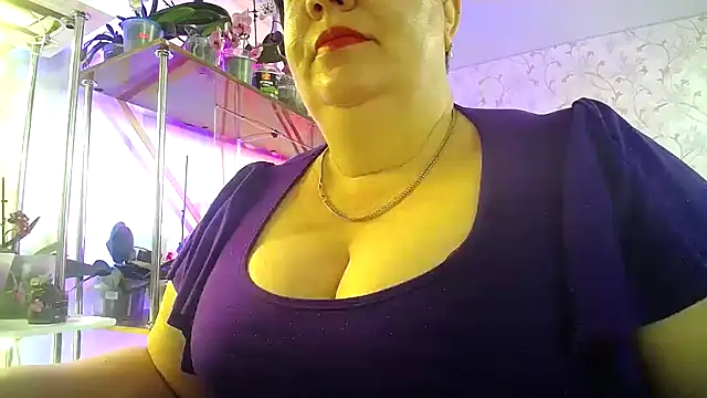  Sweet Woman online show from May 4, 2026, 6:42 am
