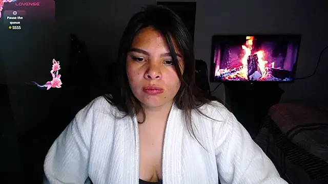 Snapshot of goddess_valXX chatting on December 13, 2024, 10:41 am goddess valXX online show from December 13, 2024, 10:41 am