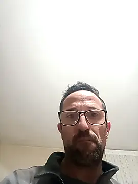 Snapshot of Porco81cazzo chatting on December 17, 2025, 7:09 pm Porco81cazzo online show from December 17, 2025, 7:09 pm