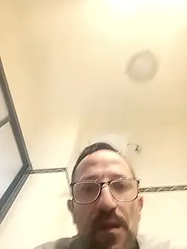 Snapshot of Porco81cazzo chatting on January 11, 2026, 9:47 am Porco81cazzo online show from January 11, 2026, 9:47 am