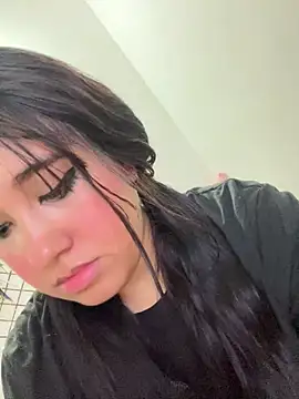 melyescobar online show from March 4, 2025, 12:12 pm