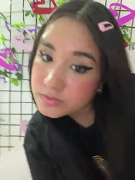 melyescobar online show from March 17, 2025, 12:04 pm