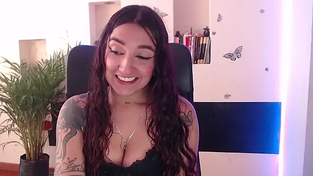 Snapshot of Lia-mitch chatting on March 12, 2025, 9:24 pm Lia-mitch online show from March 12, 2025, 9:24 pm