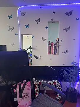Lia-mitch online show from July 30, 2026, 7:02 pm