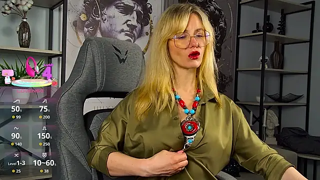 Snapshot of LadyIzabel chatting on April 20, 2026, 2:20 pm LadyIzabel online show from April 20, 2026, 2:20 pm