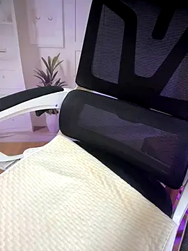 Milk-babier online show from September 11, 2025, 1:49 am