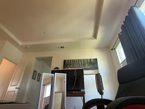 NinasNylonz online show from July 19, 2026, 5:16 pm