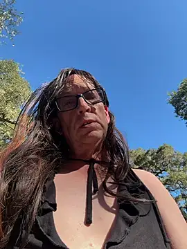 NinasNylonz online show from July 27, 2026, 4:14 pm