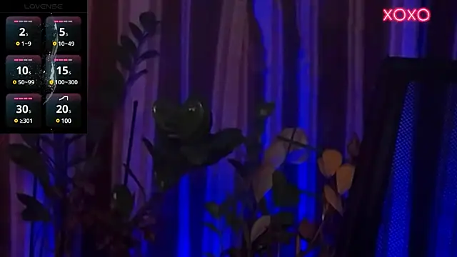 Laura Bess online show from December 12, 2024, 8:43 pm