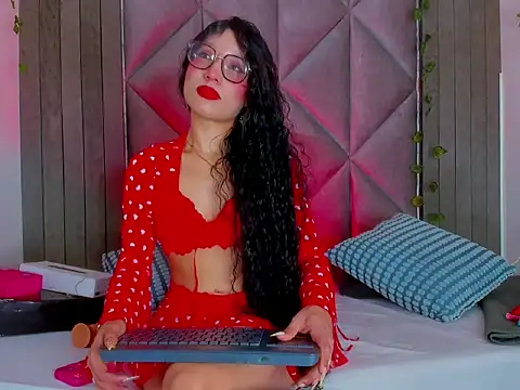 BriaConner  online show from June 27, 2026, 3:00 am